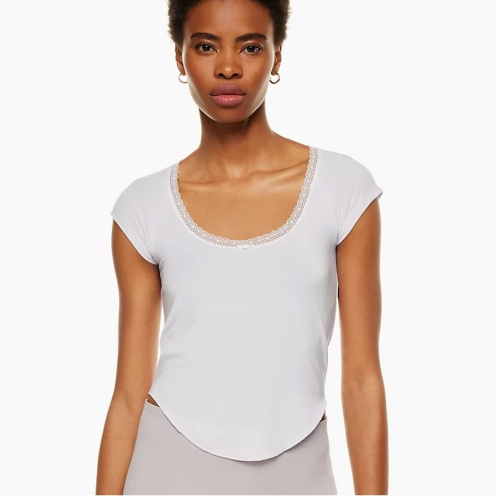 NWT Aritzia Proximity T Shirt